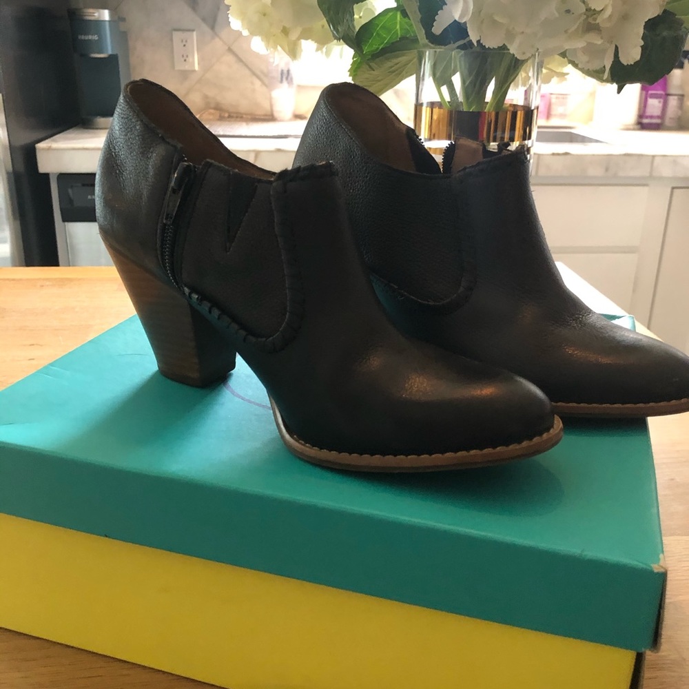 Jack Rogers Kyle Booties